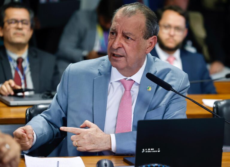 "Parecia Gaza", diz Omar Aziz sobre operação da PF no Amazonas