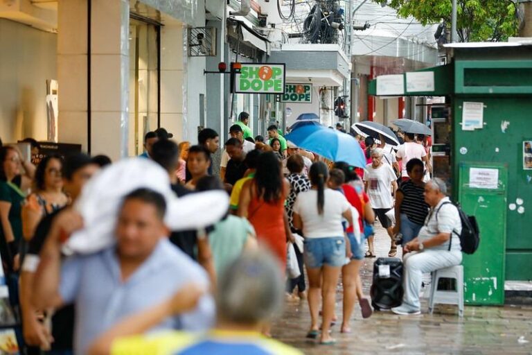 Primeira parcela do 13º salário dos servidores públicos estaduais é antecipada pelo Governo do Amazonas; Veja as datas