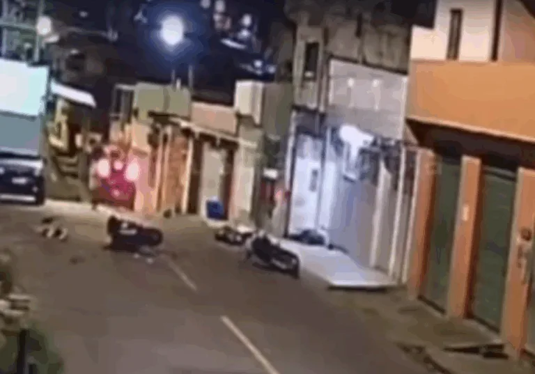Acidente grave entre motociclistas deixa homem morto e dois feridos em Manaus
