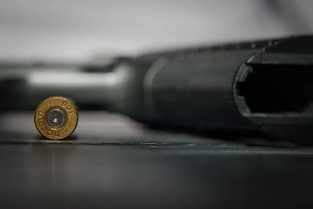 Adolescente de 16 anos é apreendido por guardar 5 armas para traficante em Manaus