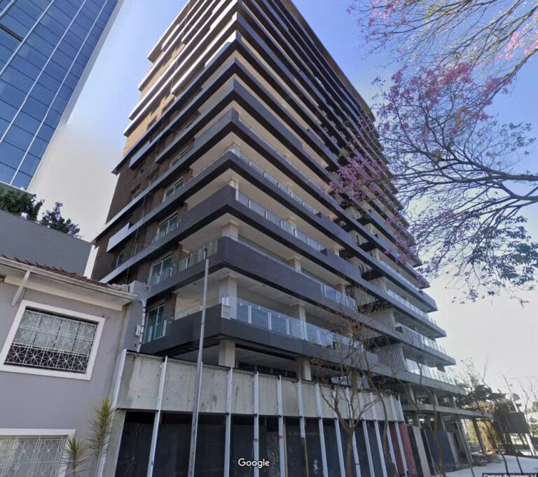 Trabalhador morre após cair do 16º andar enquanto operava equipamento em prédio de SP