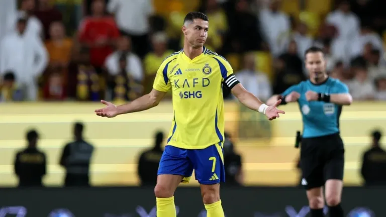 Cristiano Ronaldo deve renovar com o Al Nassr - (Foto: Yasser Bakhsh/Getty images).
