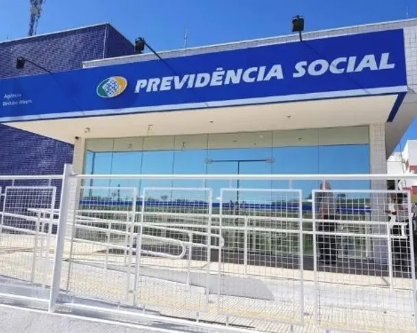 INSS abre processo contra 12 entidades