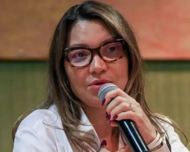 Justiça determina prazo de 20 dias para Governo se explicar sobre gastos públicos com viagens de Janja
