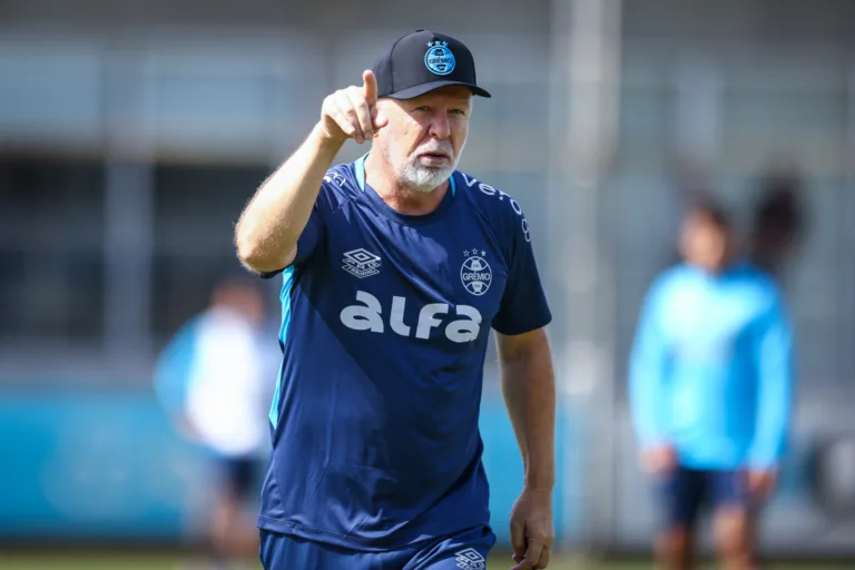 Técnico Mano Menezes perde dois familiares em acidente