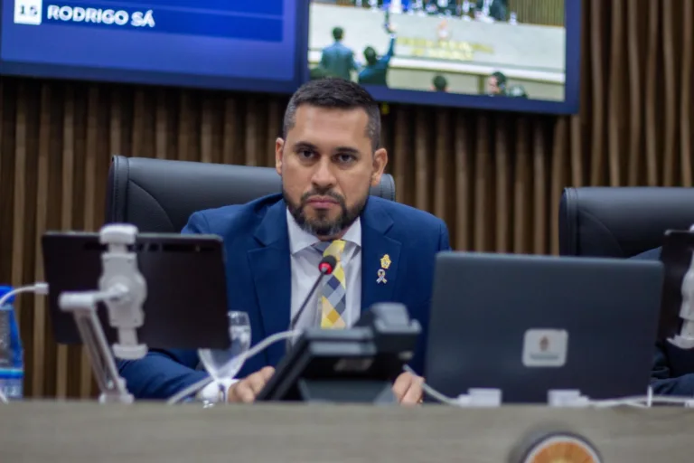 Vereador Paulo Tyrone cobra explicações sobre agressão a criança autista em creche de Manaus