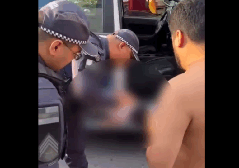 VÍDEO: Policiais salvam bebê de 1 mês engasgada em Manaus