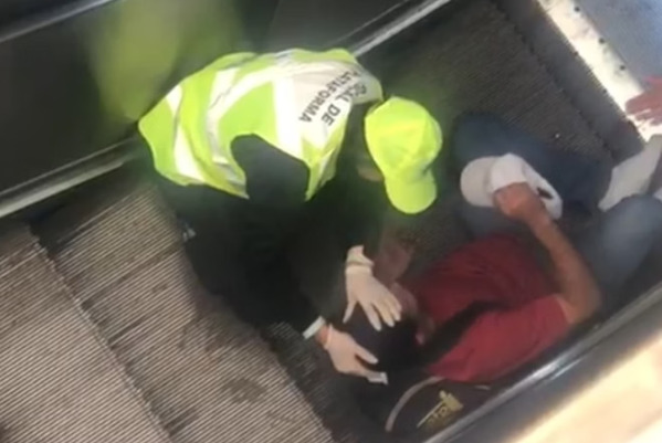 Homem fica preso em escada rolante da rodoviária do plano piloto e é socorrido