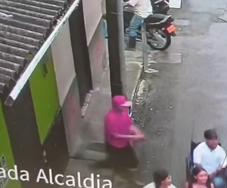 Vereador cadeirante é morto a tiros por adolescente na Colômbia
