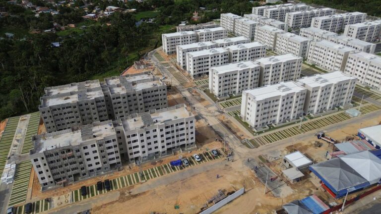 Amazonas Meu Lar impulsiona setor da construção civil em 2025