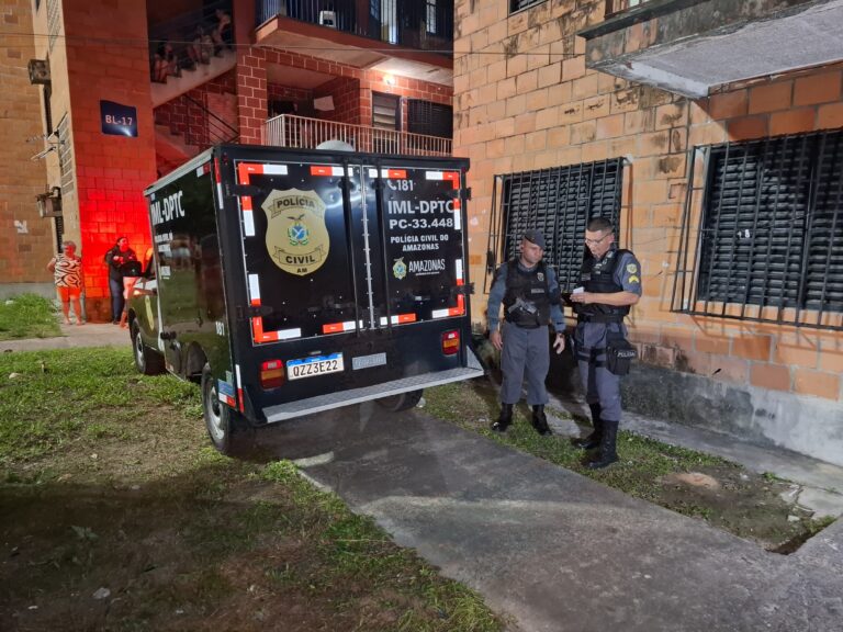 Jovem de 20 anos é morto a tiros após invasão em apartamento no Prosamim, em Manaus Jovem de 20 anos é morto a tiros após invasão em apartamento no Prosamim, em Manaus
