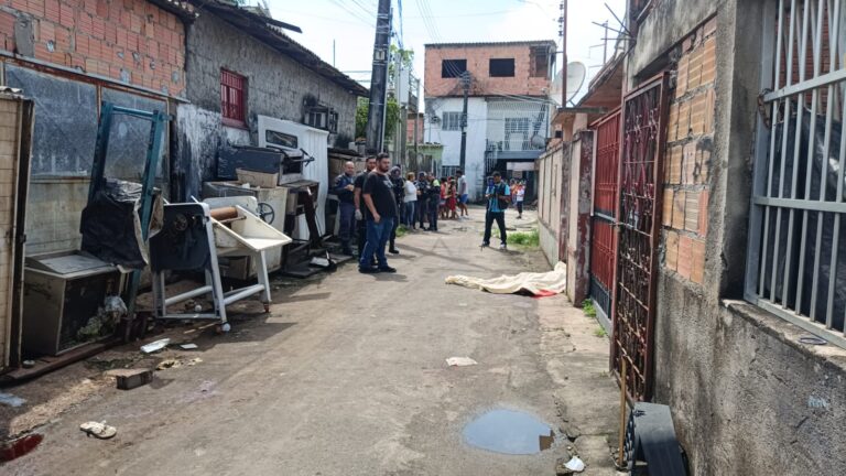 Adolescente de 17 anos mata irmão para proteger mãe durante surto em Manaus