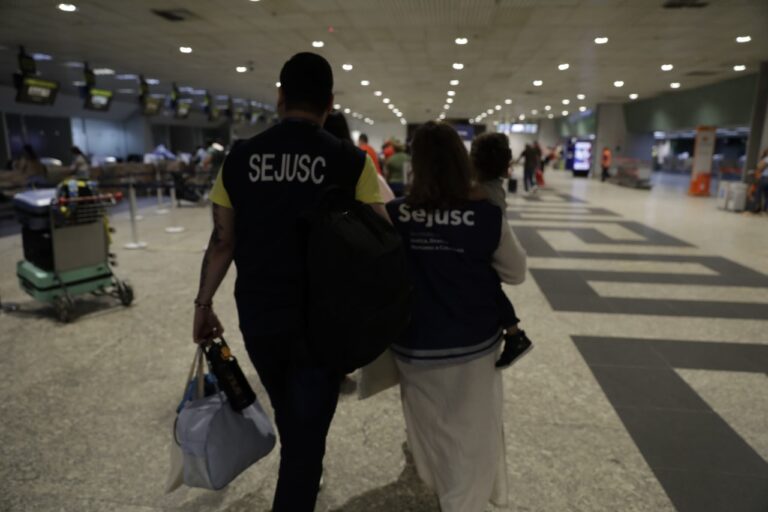 Menina é devolvida à mãe por meio d Sejusc