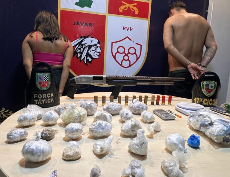 Aliado de traficante e companheira são presos com entorpecentes, arma de fogo e munições em Manaus