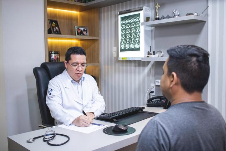 O urologista Flávio Antunes, alerta sobre o vírus do HPV - (Foto: Divulgação).