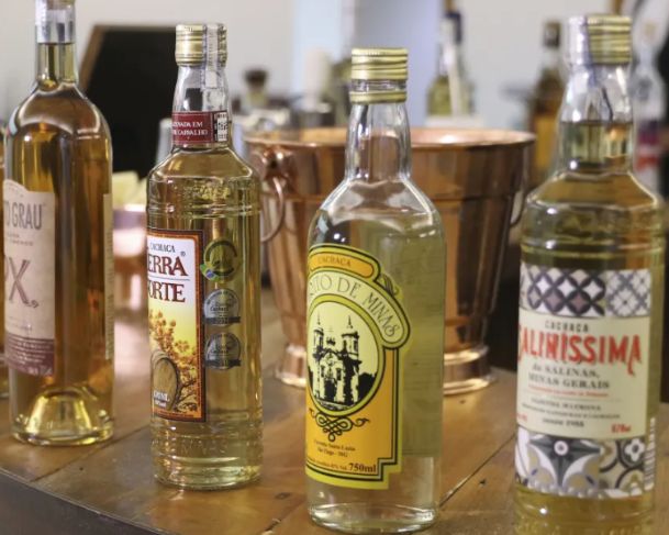 Dia da Cachaça: Saiba quais os efeitos no corpo e riscos do consumo em excesso