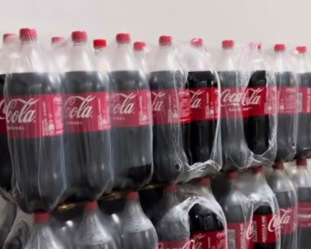 Suposta contaminação em fábrica da Coca-Cola