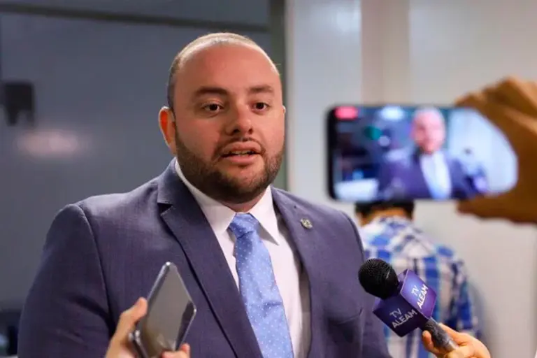 Com a presença de prefeitos e parlamentares do AM, Fausto Jr quer equilíbrio fiscal dos municípios por meio de PEC