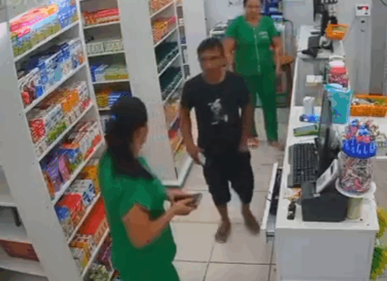 'Gênio do crime' esquece RG durante assalto à farmácia no Amazonas