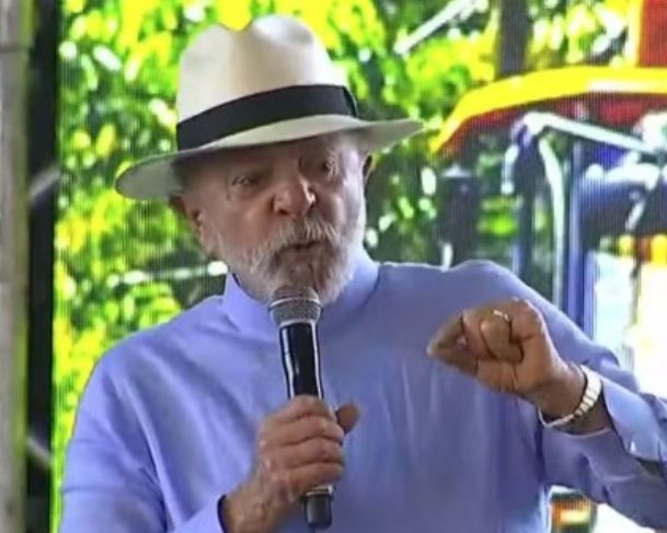 “Estava quase se borrando”, caçoa Lula sobre depoimento de Bolsonaro ao STF