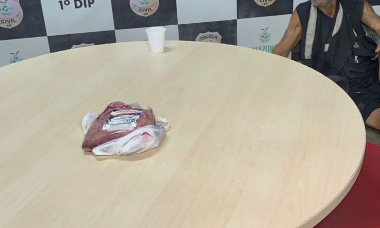 Suspeito é detido após tentar furtar picanha em supermercado na zona Centro-Sul de Manaus