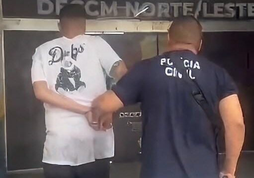 Mulher se joga de carro em movimento ao ser agredida pelo marido após crise de ciúmes em Manaus; ele foi preso