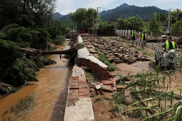 Tempestades na China deixam cerca de 60 mortos, metade são idosos