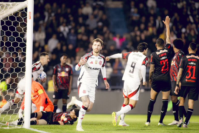 Campeonato Brasileiro: Flamengo vence Bragantino e Santos perde em casa para o Internacional; veja resultados de todos o jogos