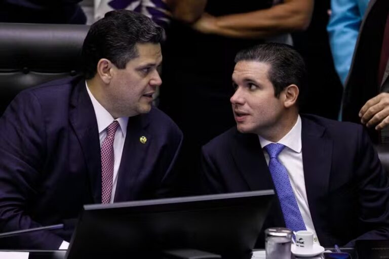 Alcolumbre e Motta congelam projeto de anistia após 'tarifaço' de Trump; entenda