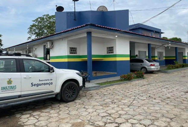 Suspeito de atentado que matou homem e deixou bebê de 7 meses baleado é morto em confronto com a polícia em Coari
