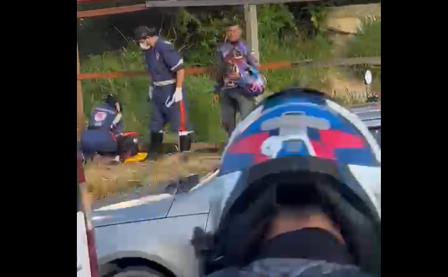 Acidente entre moto e carro causa congestionamento na Avenida das Torres, em Manaus