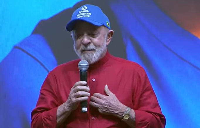 Ao falar sobre minorias, Lula erra sigla LGBTQIA+ enquanto ironiza crise com EUA