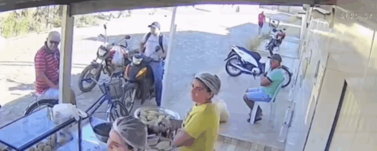 Duas pessoas morrem em ataque a tiros em pastelaria no RN