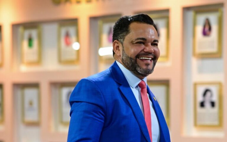 “Se minha participação puder contribuir para eleger Omar governador, não hesitarei”, declara Rozenha sobre filiação ao PSD
