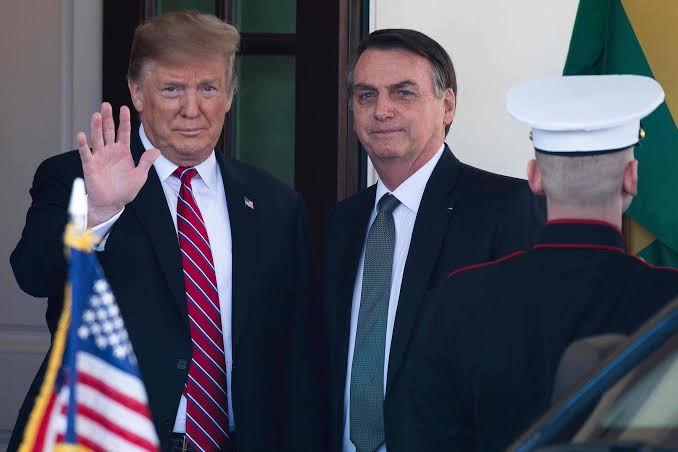 “Não é meu amigo, mas é alguém que conheço”, diz Trump sobre relação com Bolsonaro