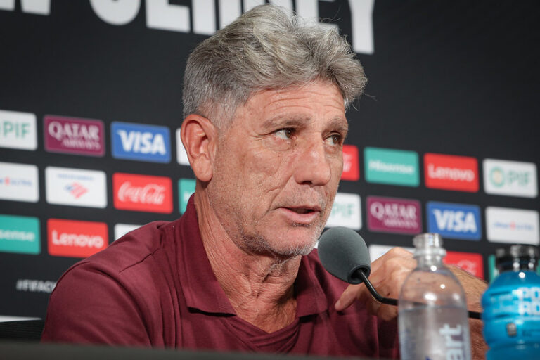 Renato Gaúcho não revelou a escalação do Fluminense, mas assegurou que a equipe jogará de maneira ofensiva contra o Chelsea na semifinal do Mundial de Clubes.
