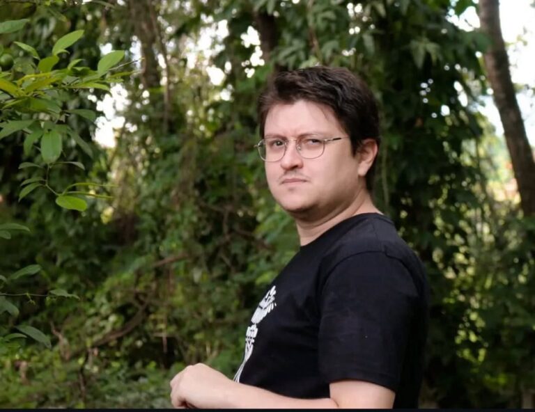 Caio Paião lança obra sobre memória e resistência na navegação amazônica em Manaus