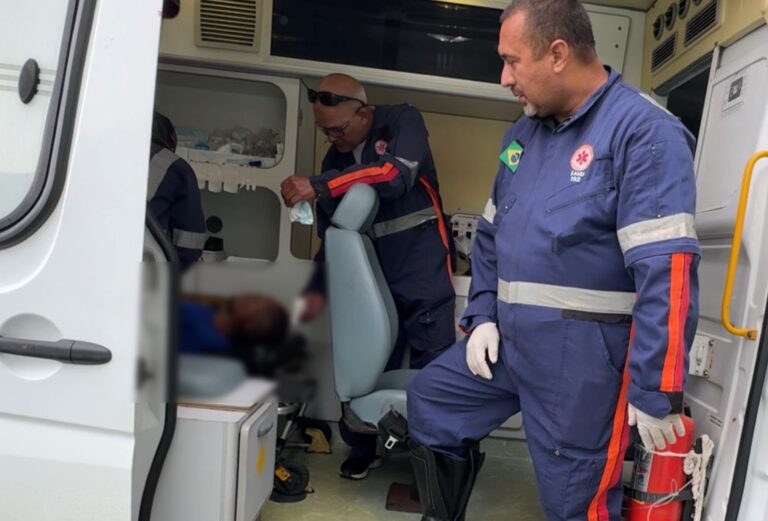 Homem ferido após assalto procura ajuda em CAPS achando que era pronto-socorro, na zona Norte