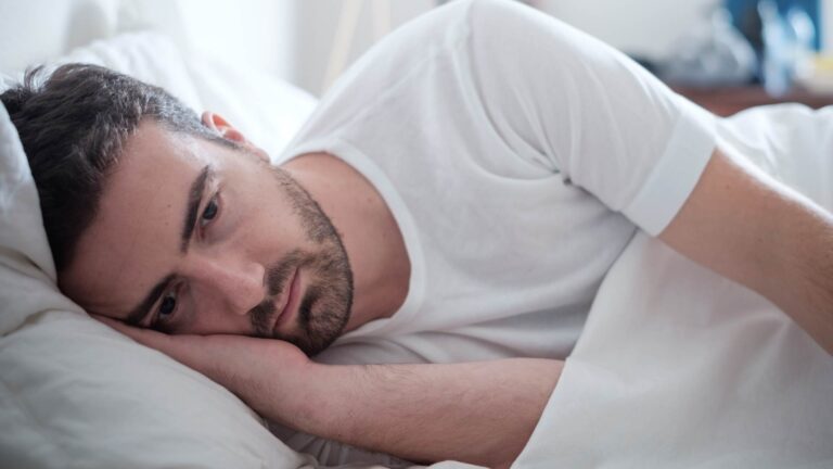 Entenda o que é clinomania, o desejo excessivo de ficar na cama Entenda o que é clinomania, o desejo excessivo de ficar na cama
