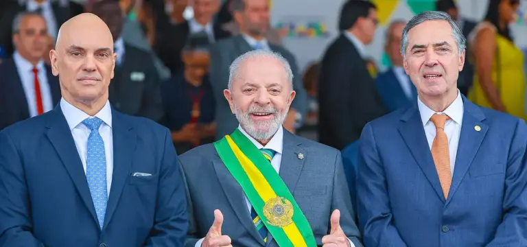 Lula diz que não consegue governar o país sem recorrer ao STF: “Qual é o erro nisso?”