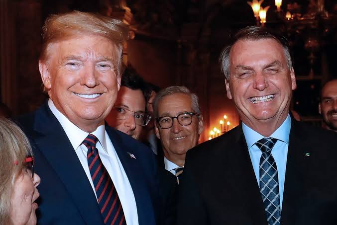 Bolsonaro sobre Trump: "Sou apaixonado por ele, parece que estávamos namorando"