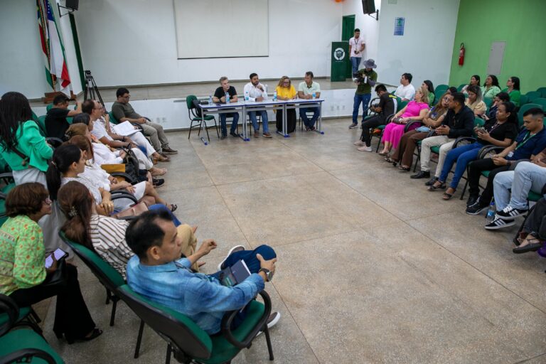 UEA avança na implantação do curso de mestrado profissional em Educação.