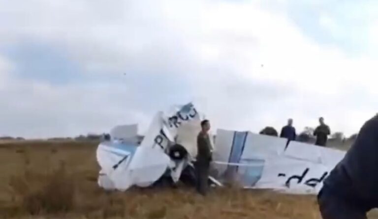 VÍDEO: Avião de instrução cai e mata piloto e aluno no interior de São Paulo