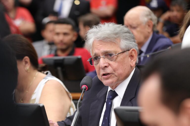 “Algumas empresas poderão vir produzir aqui em Manaus para vender no mercado interno”, diz Pauderney projetando a ZFM