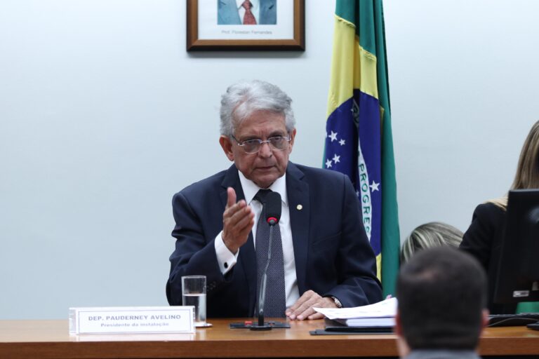 Pauderney considera atitude de Donald Trump sobre tarifaço “insana e prejudicial”