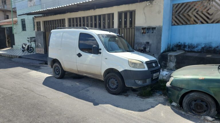 Veículos em áreas proibidas são retirados das ruas para garantir fluidez e evitar sinistros no trânsito em Manaus