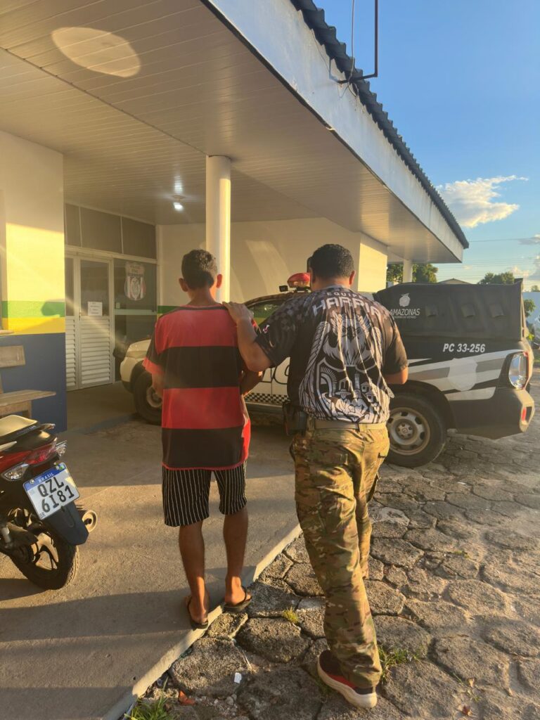 Homem não aceita fim do relacionamento e é preso por perseguir ex-mulher em Parintins
