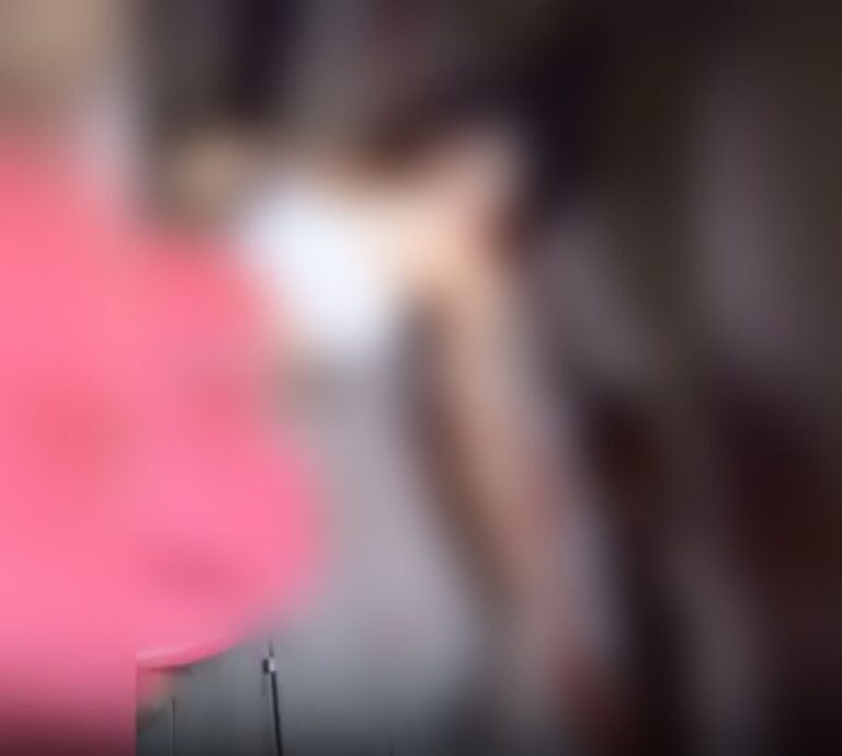 IMAGENS FORTES: mulher é executada a tiros em beco no Macapá
