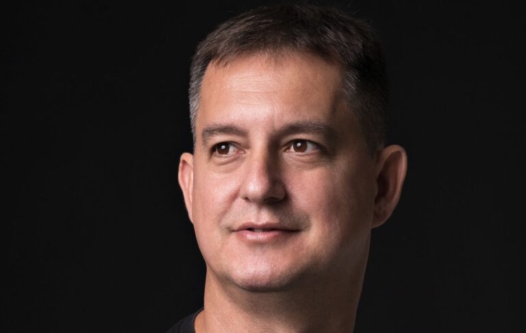 Fotógrafo publicitário Alcides Netto, vai mostrar estratégias para produção de áudio visual com propósito no DSX 2025