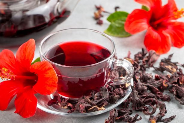 Conheça os benefícios do chá de hibisco para a saúde